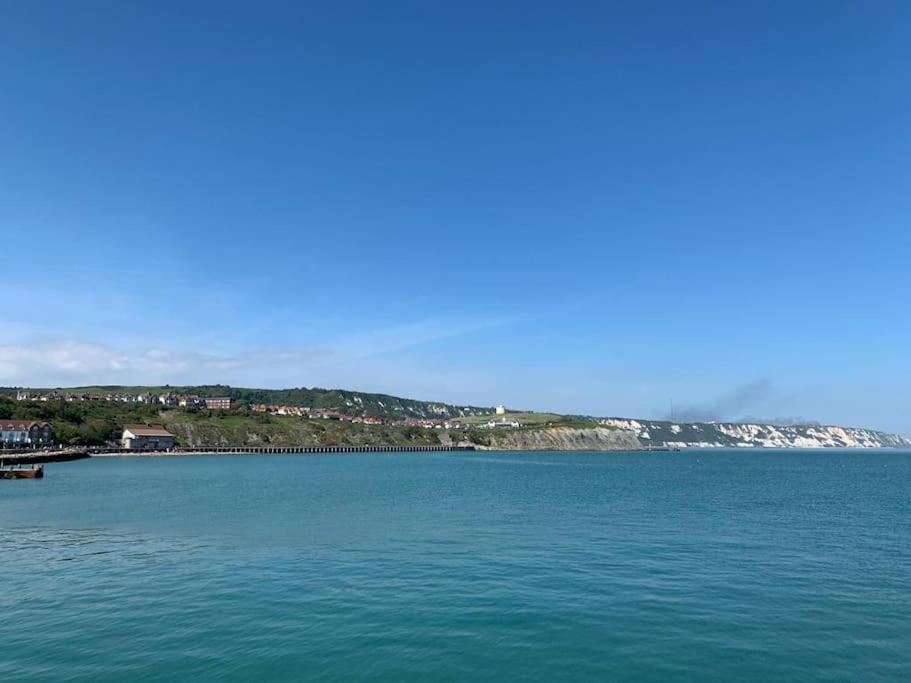 4 Bed Home 3 Mins From Harbour + Sandy Beach Folkestone Exterior photo